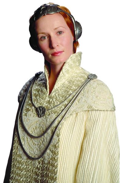 File:Mon mothma in shimmersilk.jpg