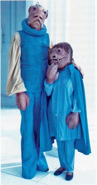 File:Treva Horme and Wiorkettle TESB.jpg