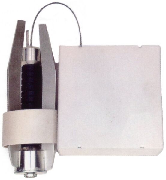 File:Stormtrooper Grappling hook.jpg